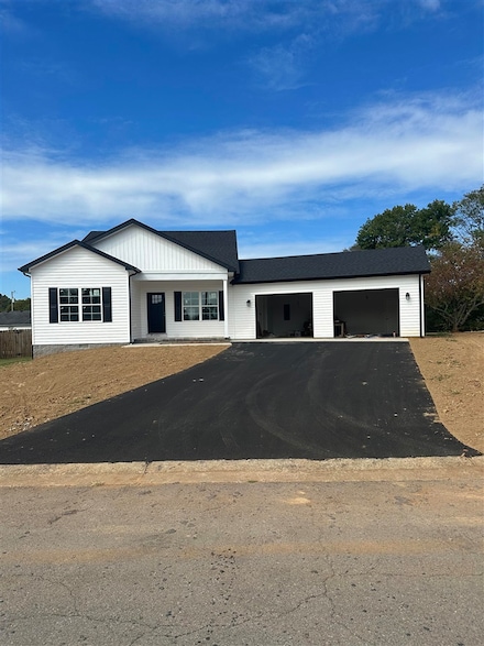 4657 Woodstone Dr, Bowling Green, KY 42101
