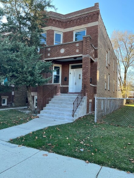 1904 Highland Ave, Berwyn, IL 60402