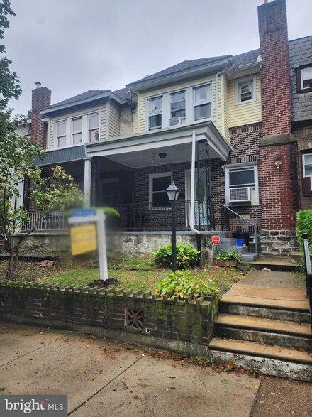 6642 N Opal St, Philadelphia, PA 19138