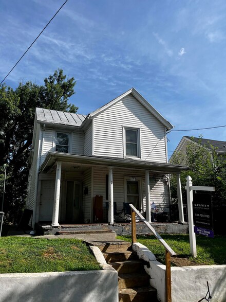 810 Mountain Ave SE, Roanoke, VA 24013