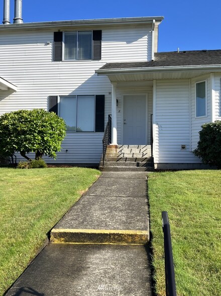 332 S 327th Ln, Federal Way, WA 98003