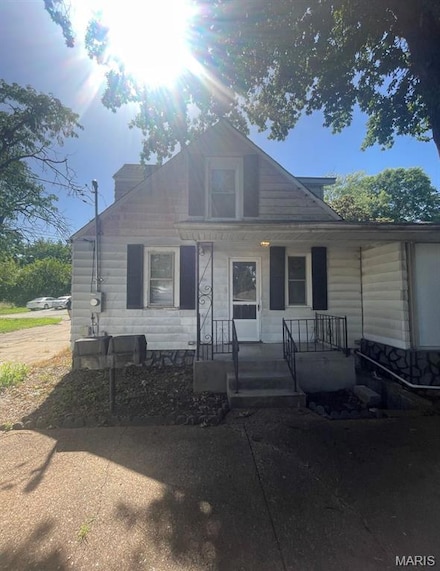 7925 S Rock Hill Rd, Saint Louis, MO 63123