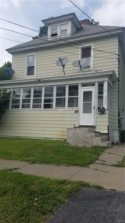 2402 Lodi St, Syracuse, NY 13208
