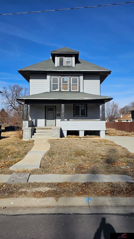 2306 Ogden St, Omaha, NE 68110