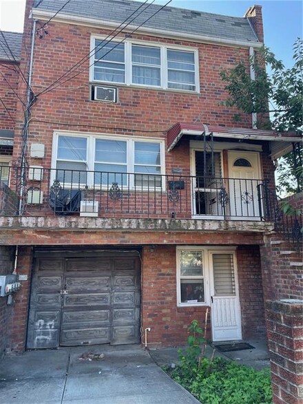 2 Paerdegat 2nd St, Brooklyn, NY 11236