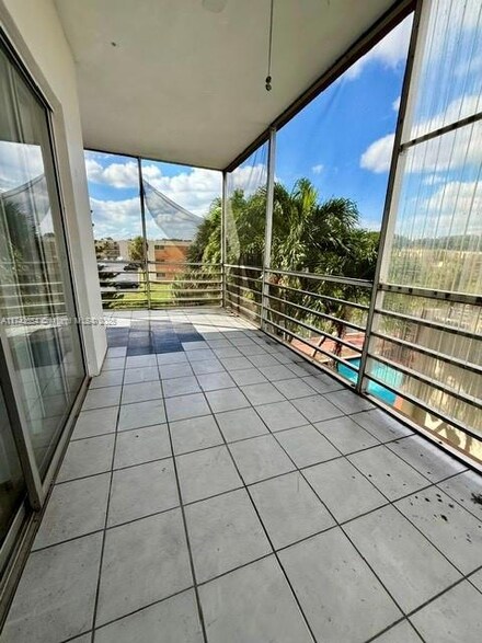 4040 NW 19th St Unit 307, Lauderhill, FL 33313