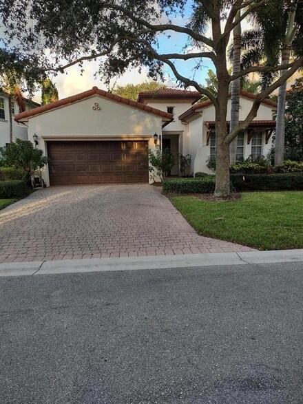 1908 Flower Dr, Palm Beach Gardens, FL 33410