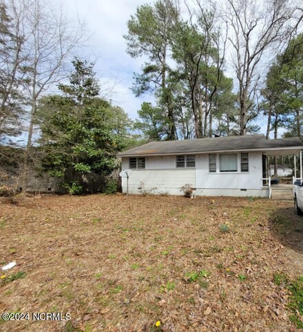2215 Ivy Rd, Kinston, NC 28501