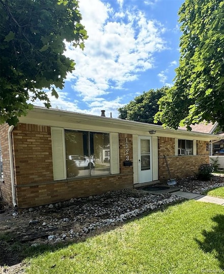 1527 Euclid St, Lincoln Park, MI 48146