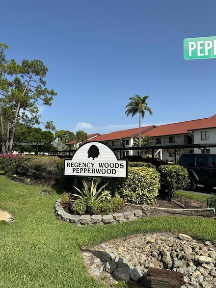 4967 Pepper Cir Unit E-206, Naples, FL 34113
