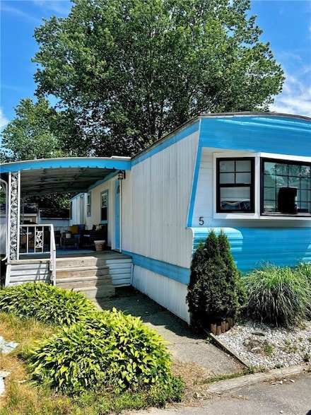 5 Lane Three Ave, Coventry, RI 02816