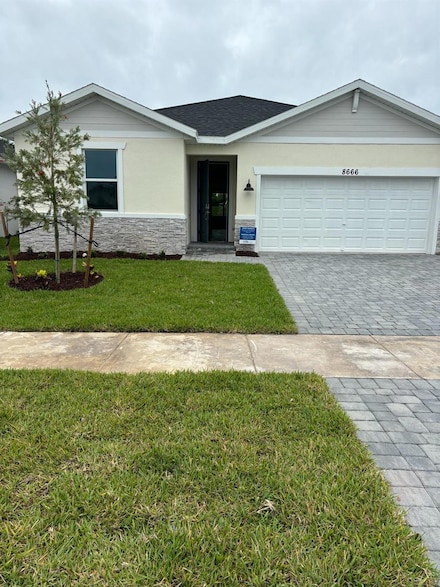 8666 Dahlia Cir, Port St. Lucie, FL 34986