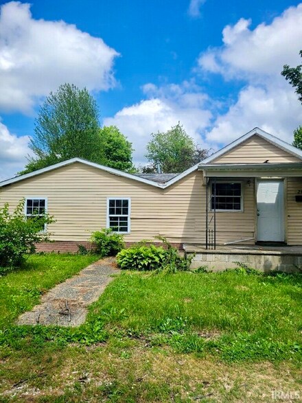 208 10th St, Princeton, IN 47670
