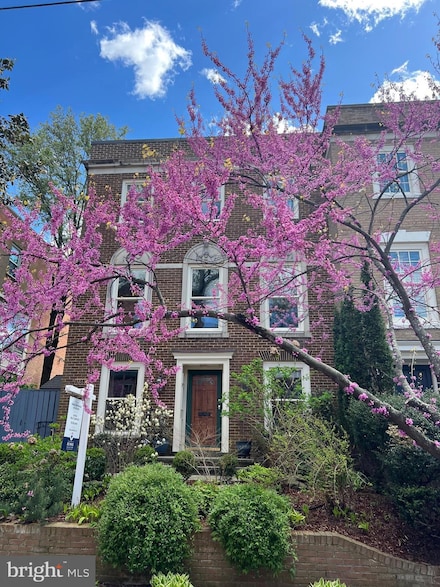 3818 Klingle Place NW, Washington, DC 20016