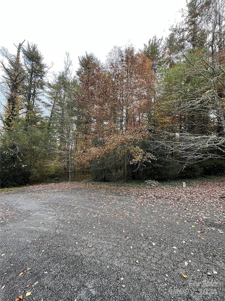 140 Fox Chase, Hendersonville, NC 28739