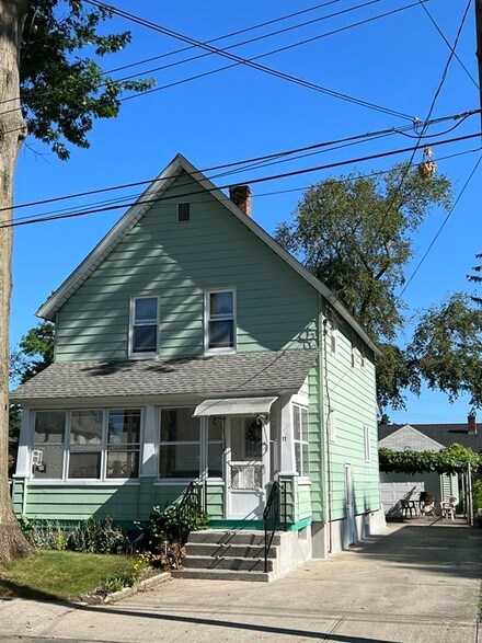 17 Birch St, Ludlow, MA 01056