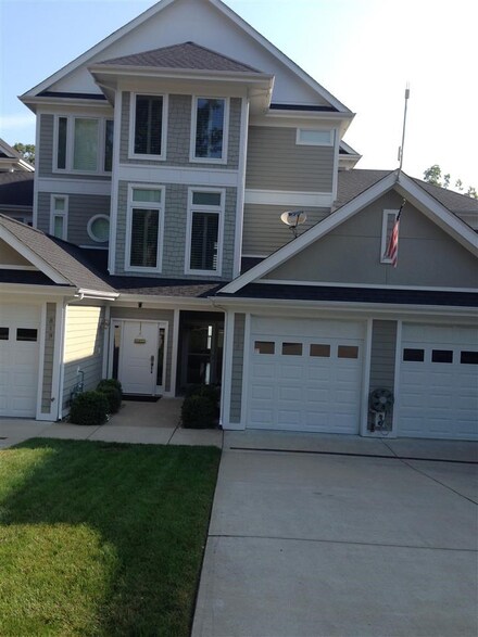 815 Marina Village Dr Unit Building 300, Grand Rivers, KY 42045