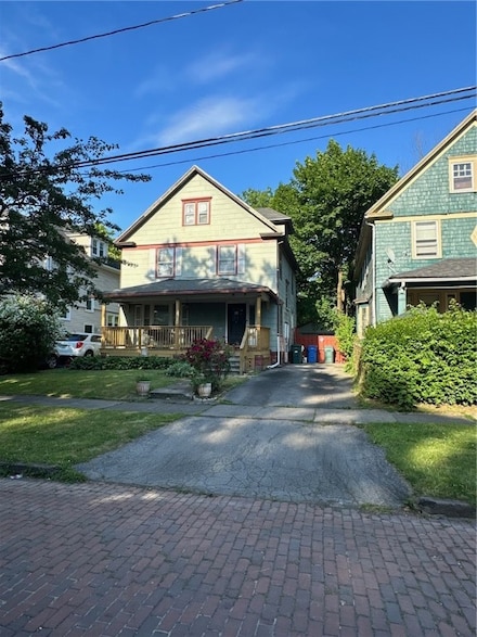 8 8th St, Rochester, NY 14609