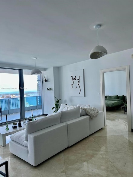 200 S Biscayne Blvd Unit 3903, Miami, FL 33131