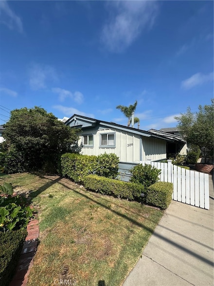 306 Dahlia Place, Corona Del Mar, CA 92625