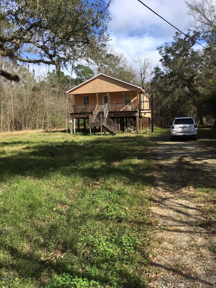 6116 Highway 604, Pearlington, MS 39572
