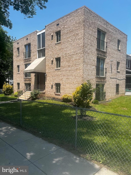 520 Franklin St NE Unit 302, Washington, DC 20017
