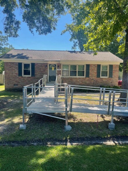 322 Annette Dr, Goose Creek, SC 29445