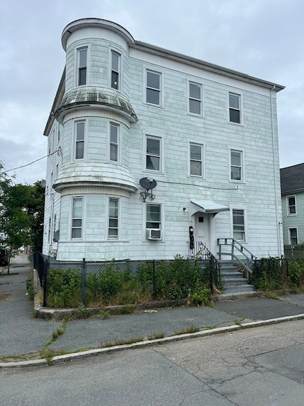 49 Division St Unit 3, New Bedford, MA 02744