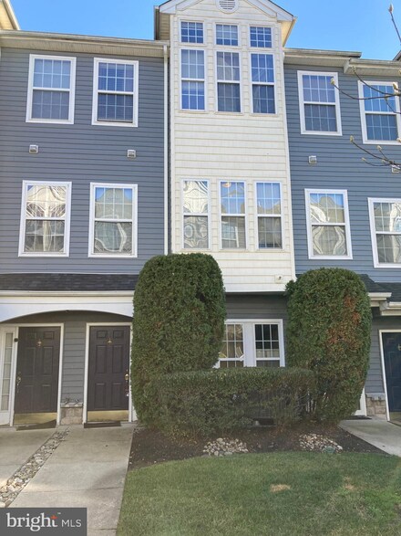 9 Turtle Ct Unit F9, Delran, NJ 08075