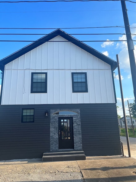 3140 Webster St, Houston, TX 77004