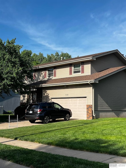 710 N Aberdeen Dr, Papillion, NE 68046