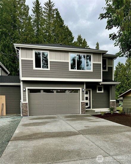 411 205th St SW Unit B, Lynnwood, WA 98036