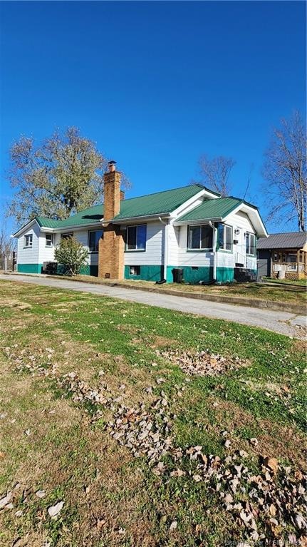 804 Smith St, Salem, IN 47167