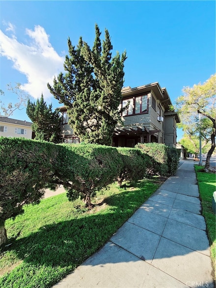 325 S Los Robles Ave, Pasadena, CA 91101