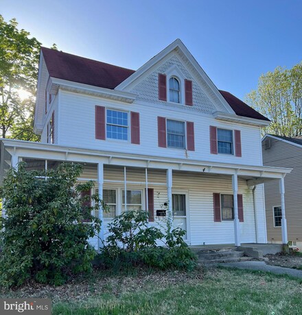 314 N Broad St, Clayton, NJ 08312