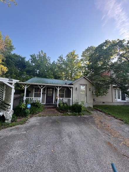 1404 N Market St, Paris, TN 38242