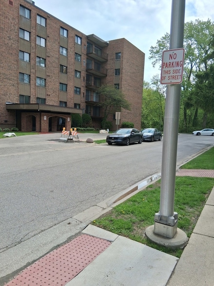 1702 Mill St Unit 502, Des Plaines, IL 60016