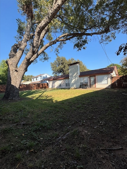 702 Matthews Ct, Arlington, TX 76012