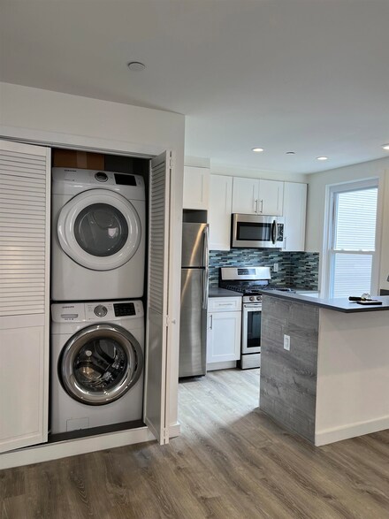 349 9th St Unit 3, Jersey City, NJ 07302
