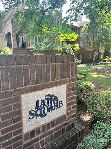 1109 E Morehead St, Charlotte, NC 28204