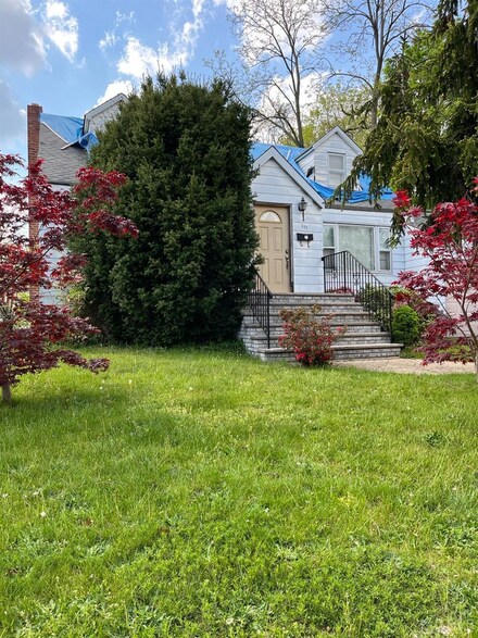 242 Palisade Rd, Linden, NJ 07036