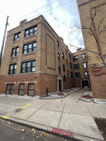 1417 W Hutchinson St Unit GDN, Chicago, IL 60613