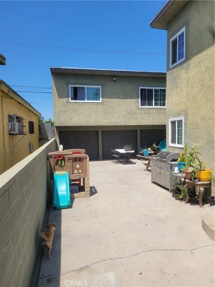 6235 Bissell St, Huntington Park, CA 90255