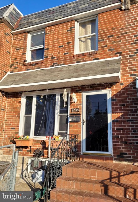 4335 O St, Philadelphia, PA 19124