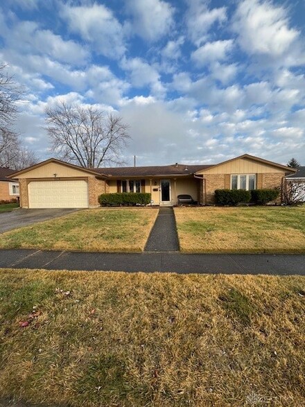 1108 Warburton Dr, Dayton, OH 45426