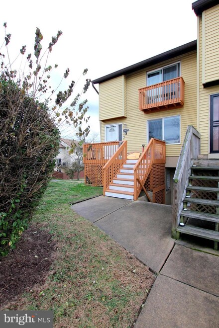 11417 Laurelwalk Dr, Laurel, MD 20708