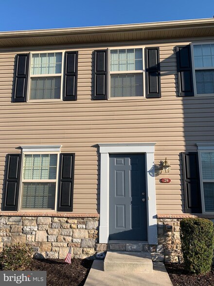 80 Lori Ln, Selinsgrove, PA 17870