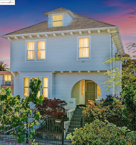 835 W Macarthur Blvd, Emeryville, CA 94608