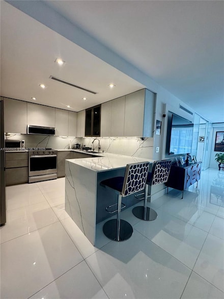 9801 Collins Ave Unit 19J, Bal Harbour, FL 33154