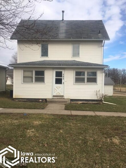 503 Broadway St, Brooklyn, IA 52211